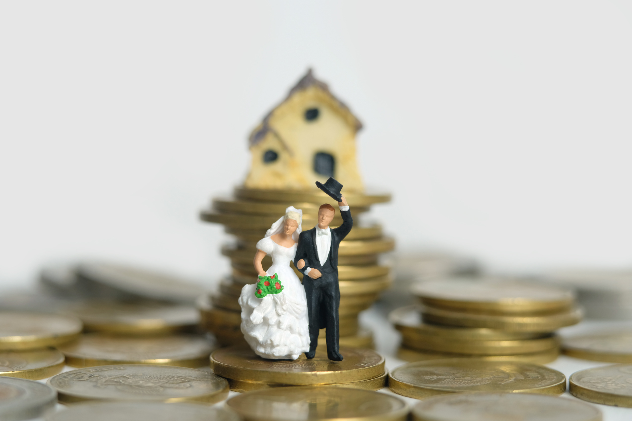 how-can-newlyweds-save-money-fast-on-a-low-income