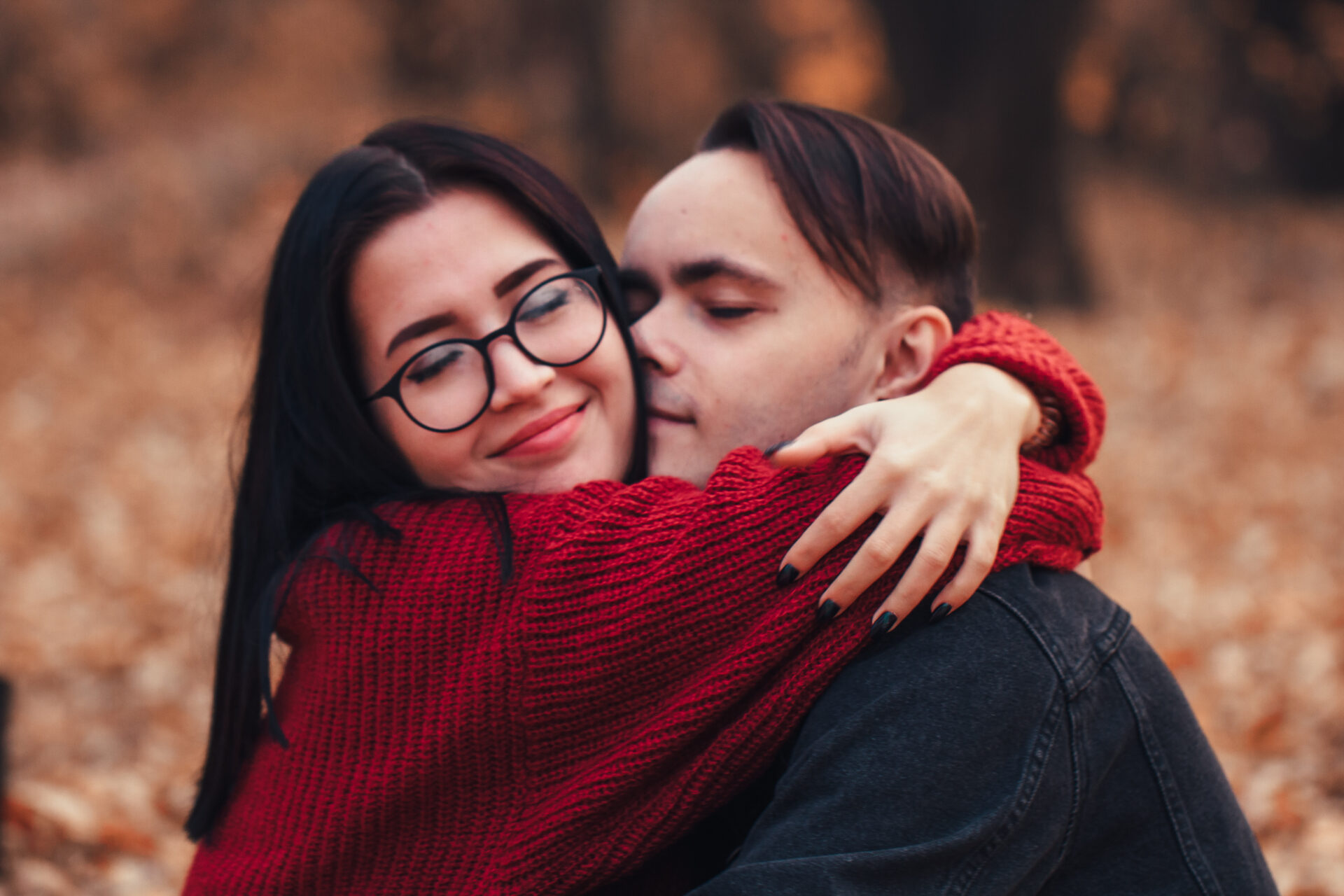 Introvert-Extrovert Couples: 12 Tips for a Thriving Relationship