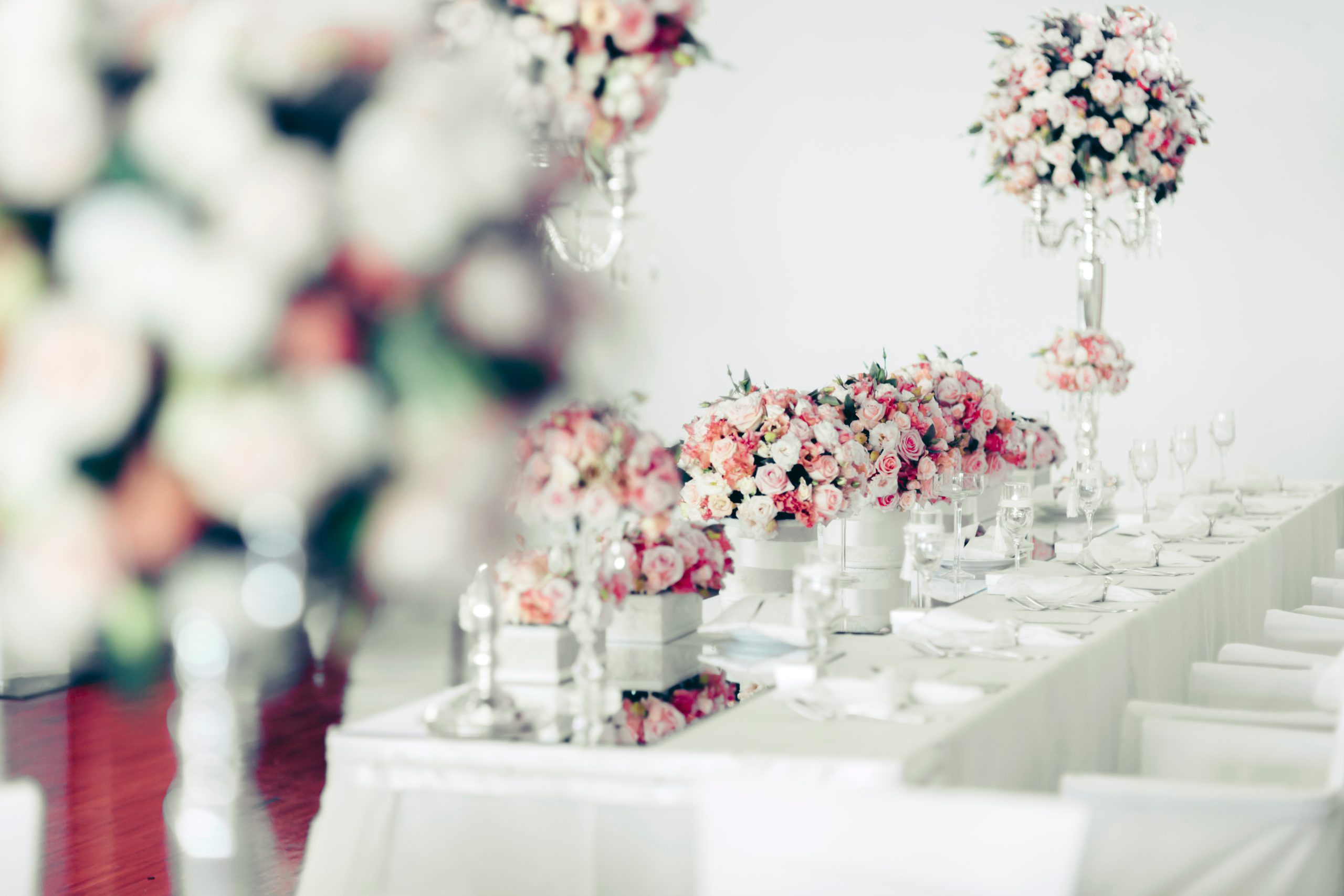 Beautiful wedding table arrangement